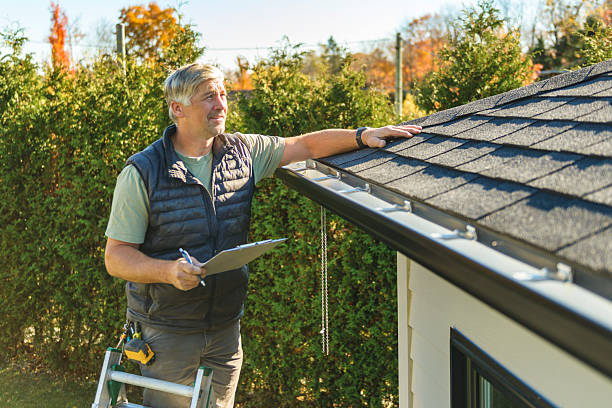 Professional Roofing technician working in Kintnersville, PA